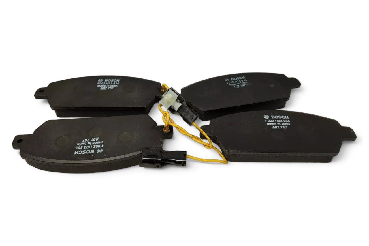 Bosch Front Brake Pad Set AV675606