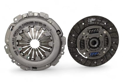 Valeo Clutch Set (Disc+Pressure Plate) AV357804