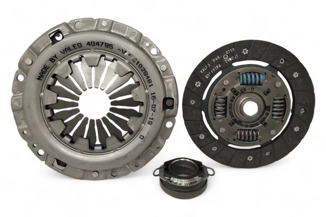 Valeo Clutch Kit (Disc+Pressure Plate+Bearing) AV105855