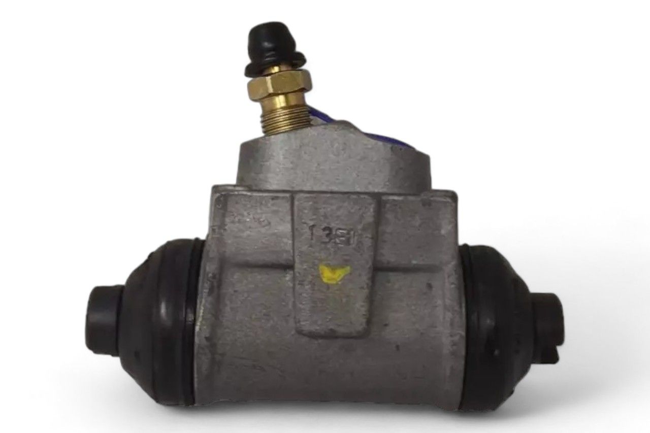TVS Girling Rear Wheel Brake Cylinder - RH AV970237