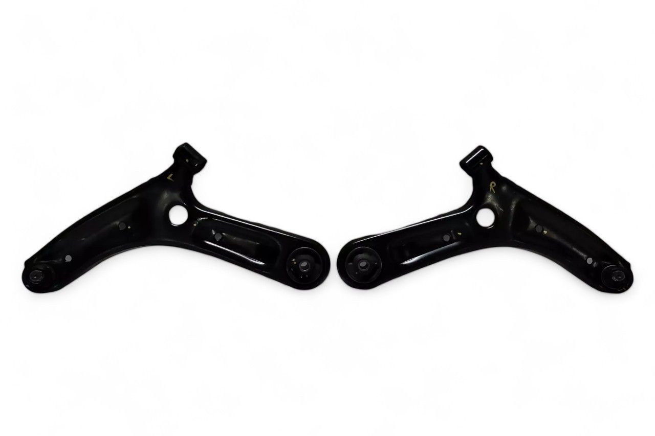 Autokoi Lower Arm Set AV806051