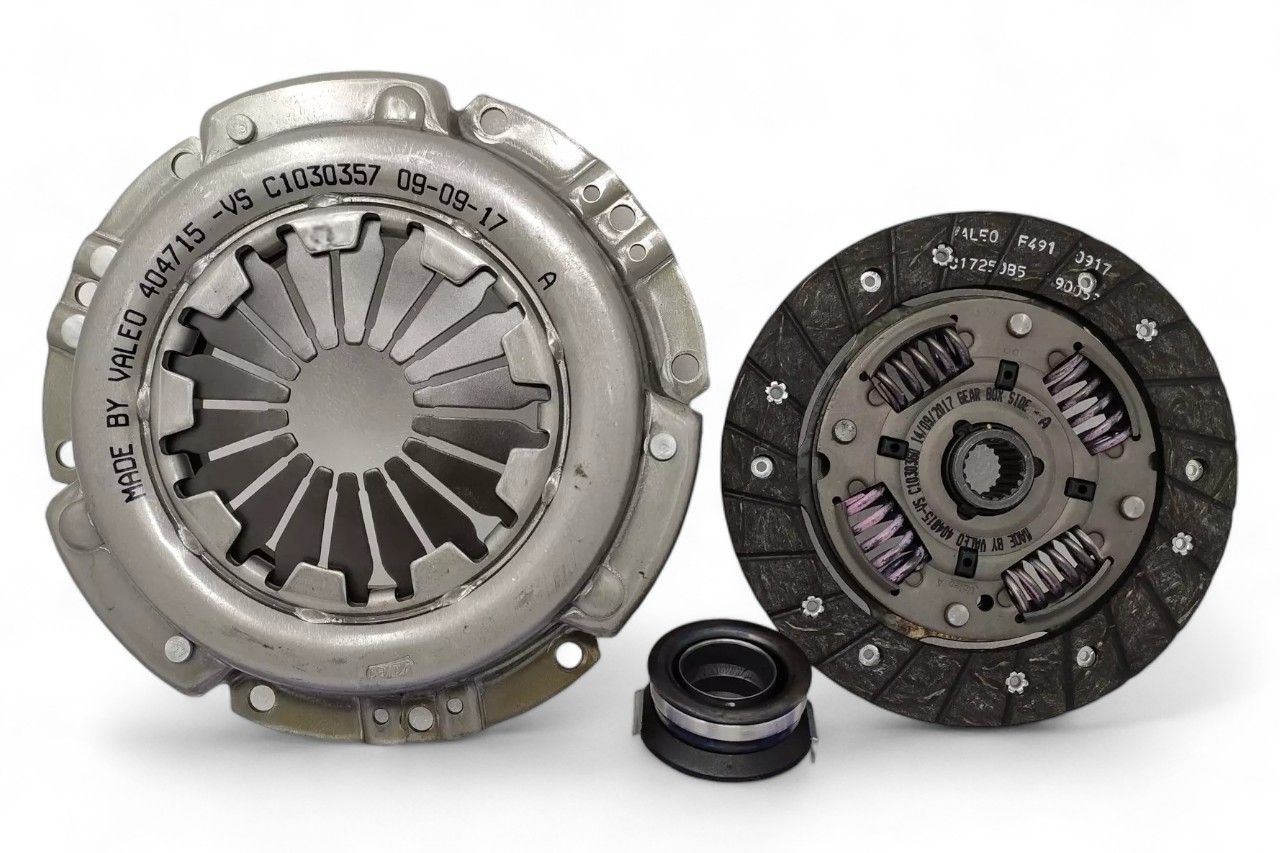 Valeo Clutch Kit (Disc+Pressure Plate+Bearing) AV381175