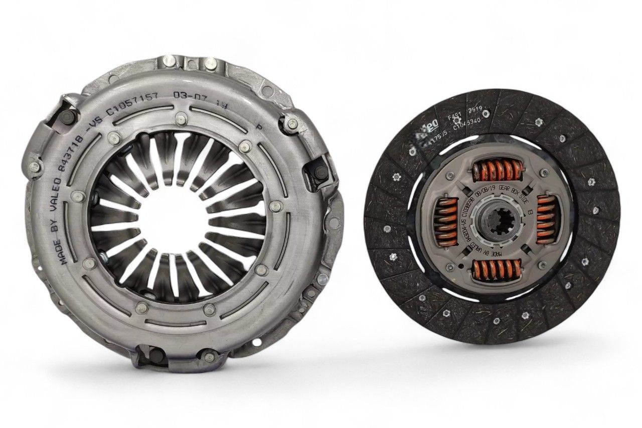 Valeo Clutch Set (Disc+Pressure Plate) AV122817